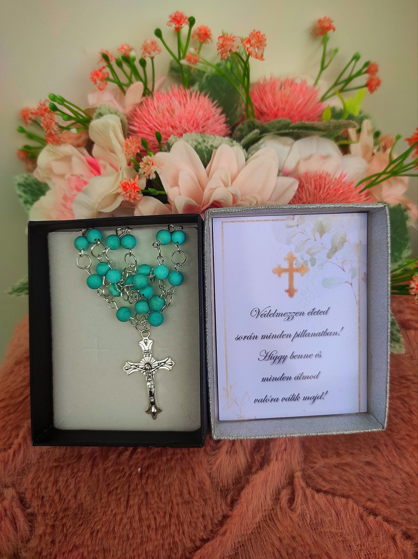 Ajándék türkiz rózsafüzér